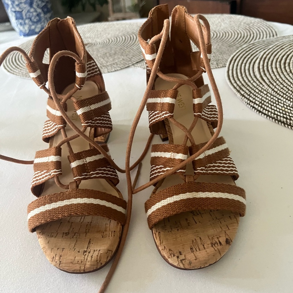 Nine West Caramel/white Cork Strappy Heels Sz 8 - Picture 3 of 5